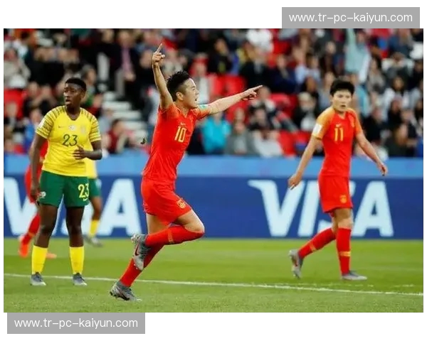 碧海蓝天下的荣耀之战：恒大与大板，不止是足球，更是梦想的较量